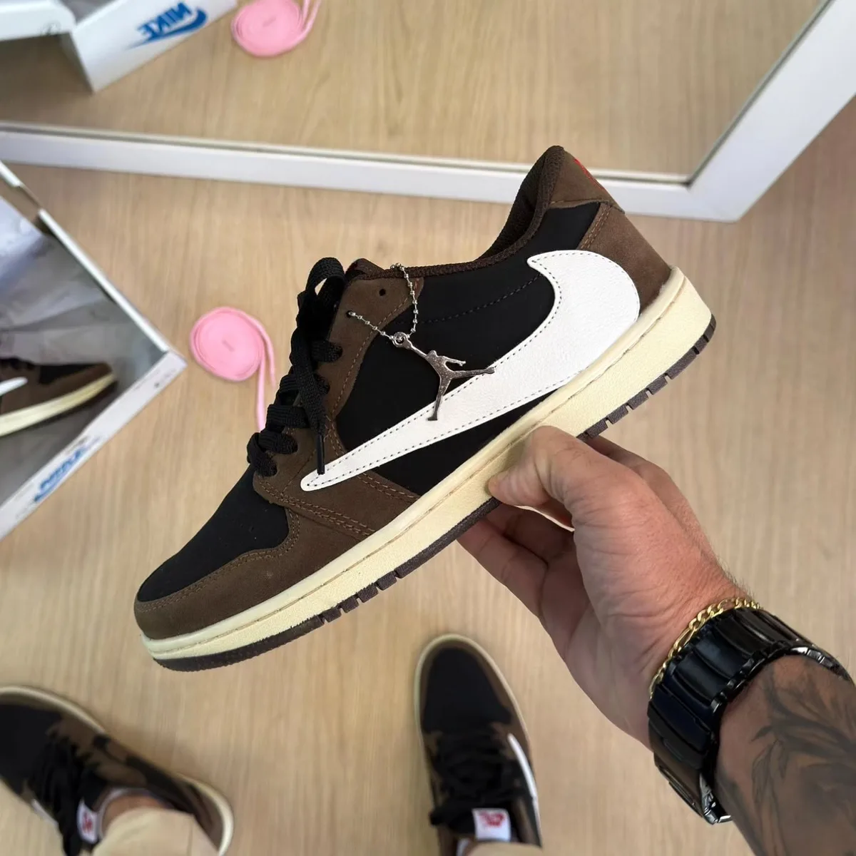 Nike Dunk Low Travis Cactus Jack